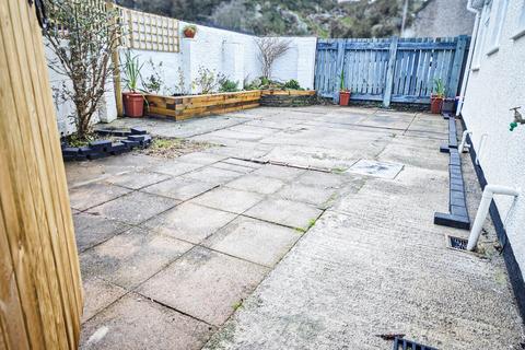 undefined, Bron Y Felin, Llangefni, LL77