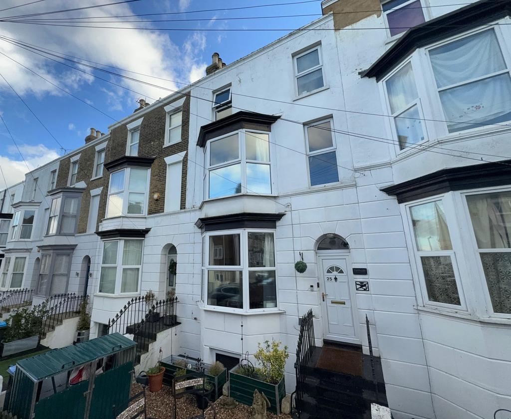Cannonbury Road, Ramsgate CT11 5 bed terraced house - £375,000