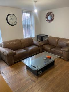7 bedroom flat to rent, Davenport Avenue M20