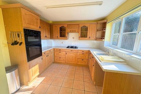 4 bedroom detached house for sale, Mathews Close, Honiton EX14