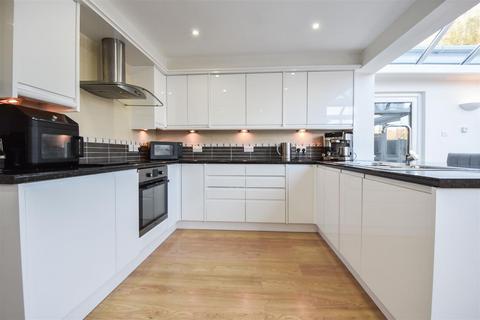 undefined, Glovers Field, Kelvedon Hatch