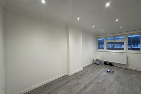 undefined, Sutton Hall Road,  Hounslow, TW5