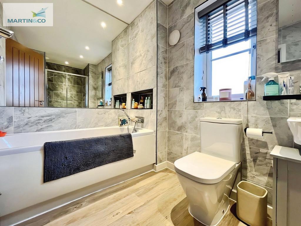 D9b11177-George 20 Parish 20bathroom 203