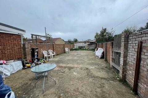 undefined, Greenland Crescent, Southall