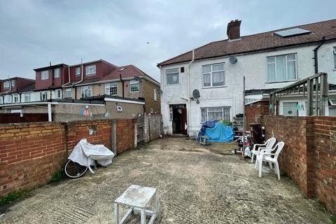 undefined, Greenland Crescent, Southall