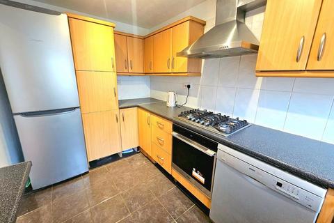 undefined, Knoll Crescent, Northwood