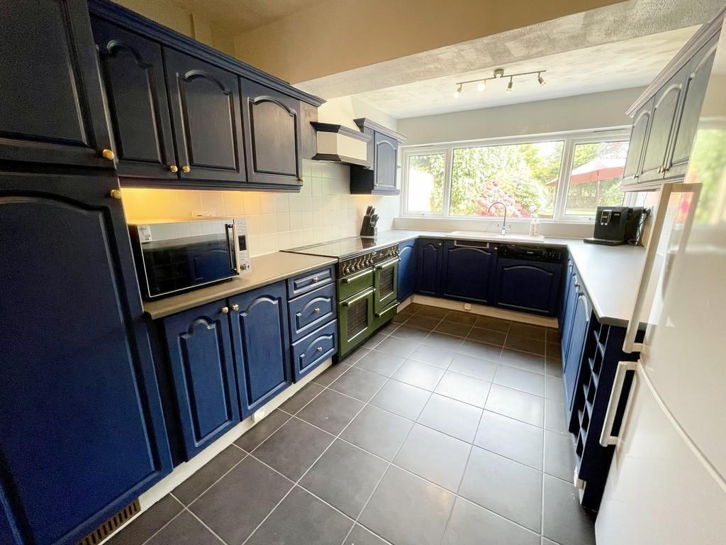 51639 100393021621 img 02 0000