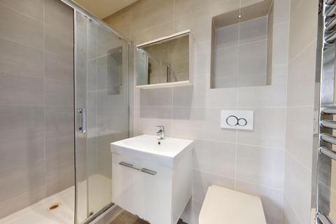 Studio to rent, Kilburn High Road