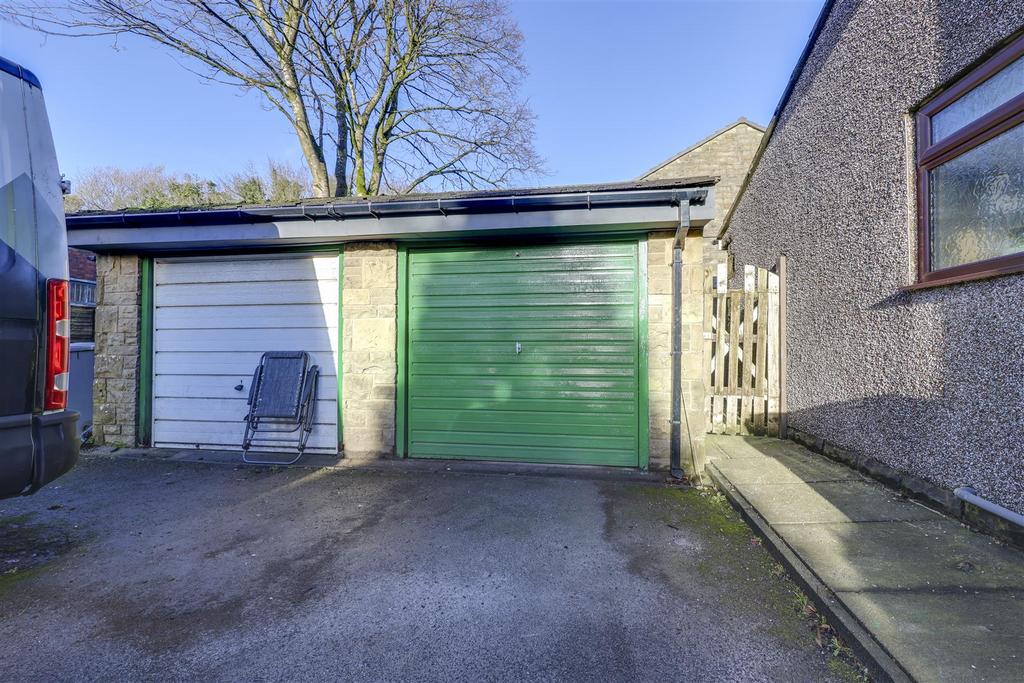 Garage & Driveway