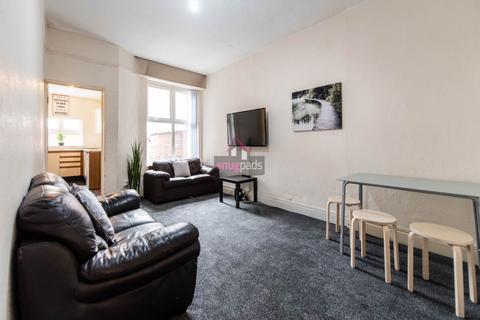 3 bedroom house to rent, Claremont Road, Manchester M14