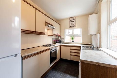 3 bedroom house to rent, Claremont Road, Manchester M14