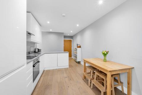 2 bedroom apartment for sale, Longmans Mews, Raynes Park, London, SW20 8DH
