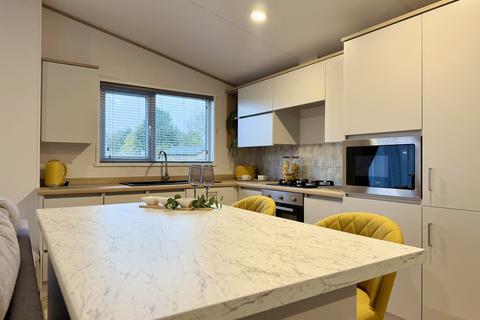 2 bedroom lodge for sale, Melbourne Road, Allerthorpe YO42