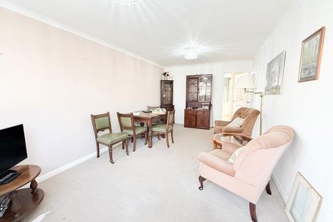 undefined, Salisbury Close, Alton GU34