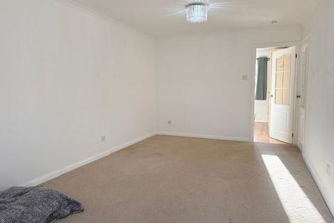 undefined, Salisbury Close, Alton GU34