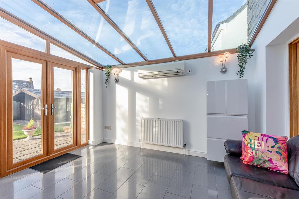Church Road, Frampton Cotterell Garden Room.jpg