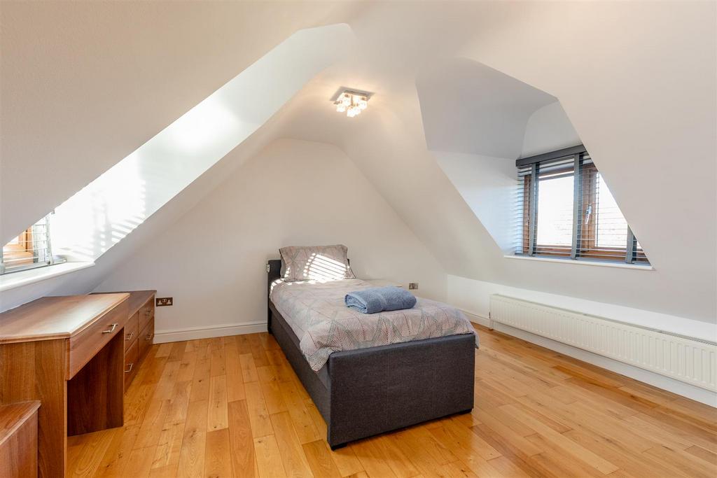 Church Road, Frampton Cotterell Bed 2.jpg