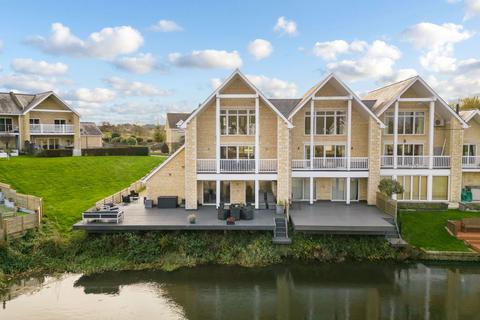 4 bedroom townhouse for sale, Waters Edge, Peterborough PE8