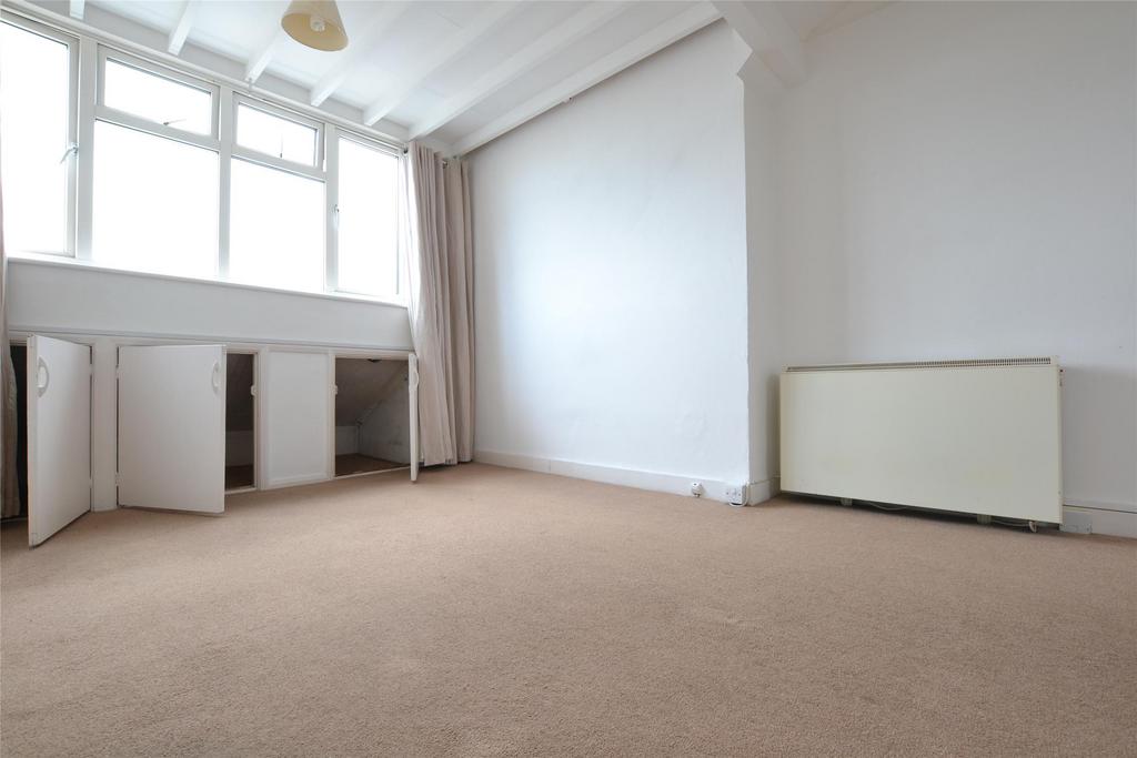 Bedroom/Living Room