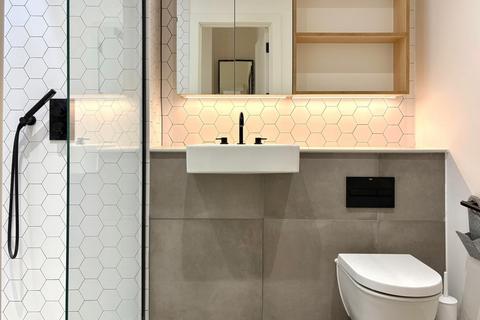 undefined, Great West Road