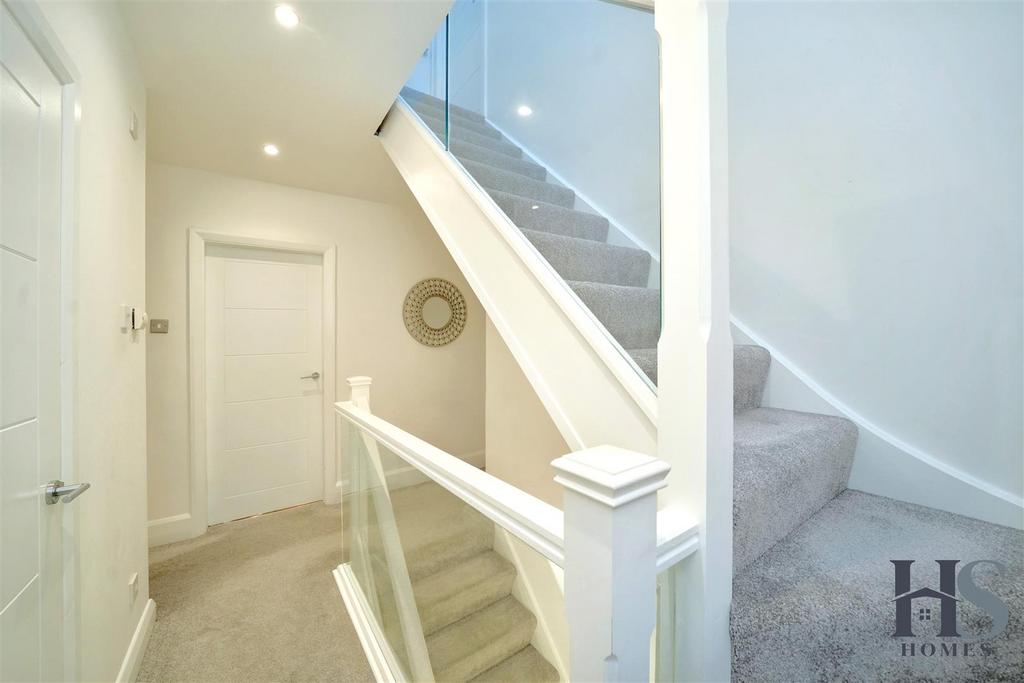 Hallway 2.jpg