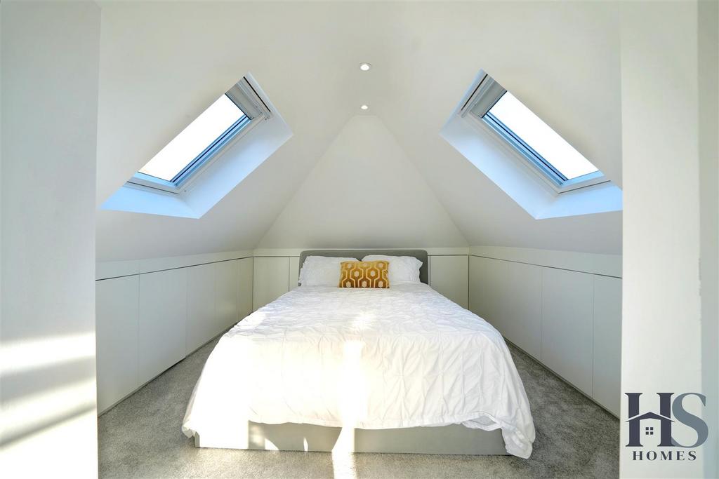 Top floor bed.jpg