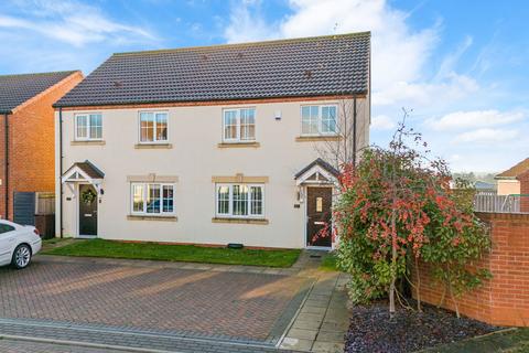 3 bedroom semi-detached house for sale, Stockbridge Way, Wakefield WF1