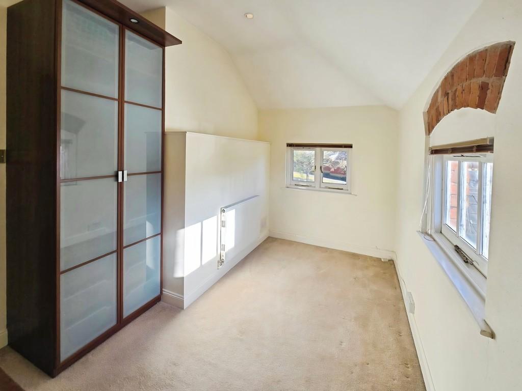 0c50ad98-2nd 20bedroom 20p2