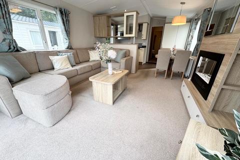2 bedroom static caravan for sale, Chilling Lane, Warsash SO31