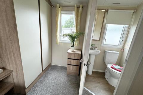 2 bedroom static caravan for sale, Chilling Lane, Warsash SO31