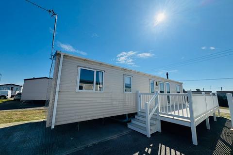 4 bedroom static caravan for sale, Beach Road, St. Osyth CO16