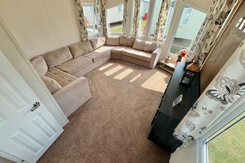 2 bedroom static caravan for sale, Beach Road, St. Osyth CO16