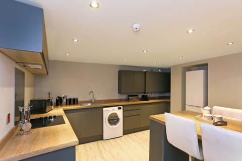 undefined, Silver Royd Hill (room 4), West Yorkshire LS12