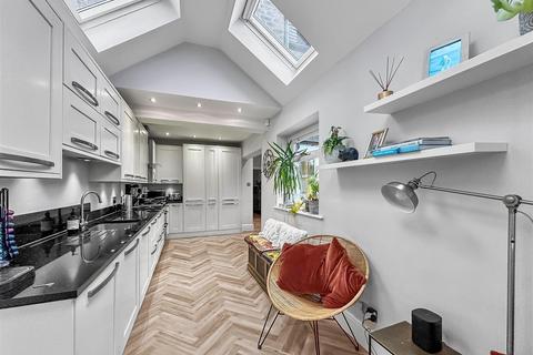 undefined, Beech Road, Hale
