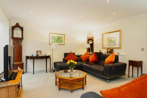 3 bedroom house for sale, Grosvenor Road, Epsom KT18