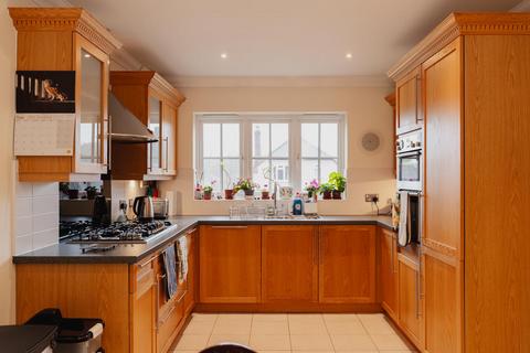 3 bedroom house for sale, Grosvenor Road, Epsom KT18