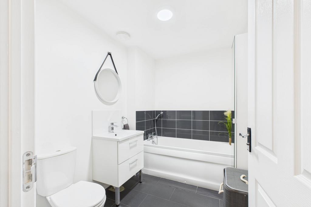 Ewe Move Spalding - Frome Walk - Bathroom