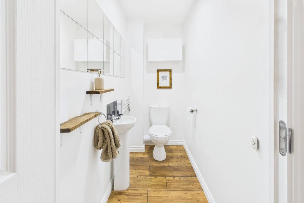 Ewe Move Spalding - Frome Walk - Cloakroom