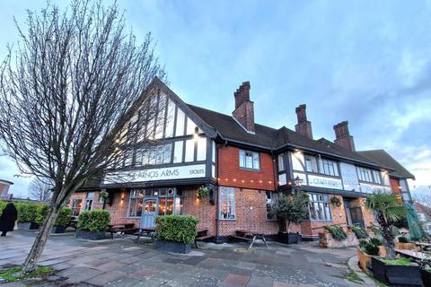 undefined, Bowes Road, London N11