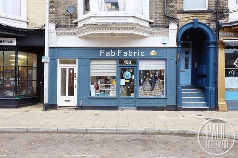 Retail property (high street) to rent - London Road South, Lowestoft