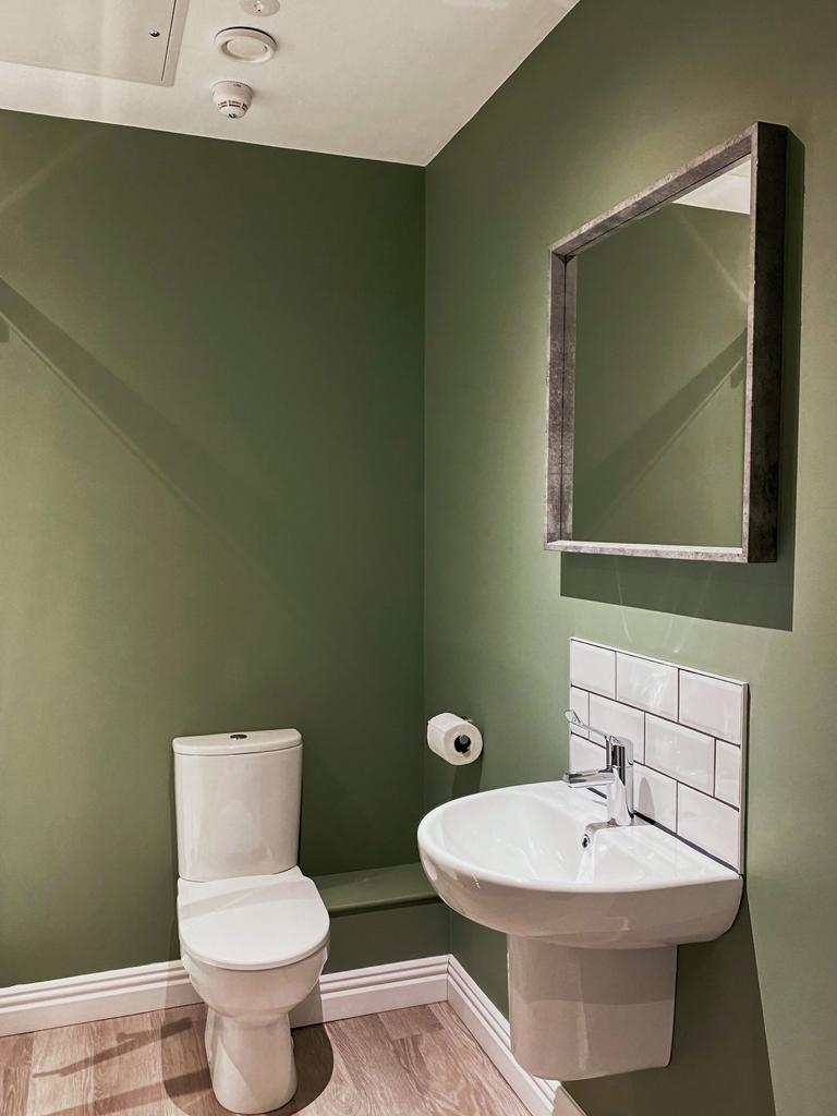 V3k BSNxa GUduc Geu DXb O.jpg