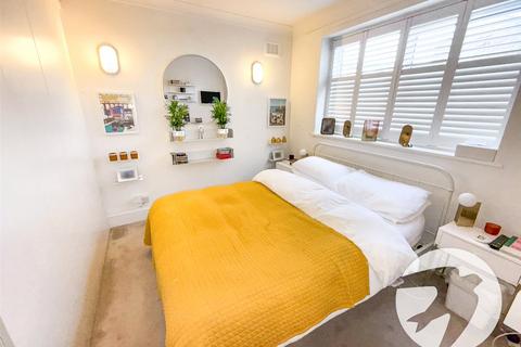 undefined, Greenacres, London, SE9