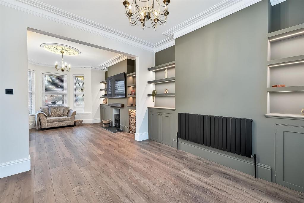 Lounge/Dining Room