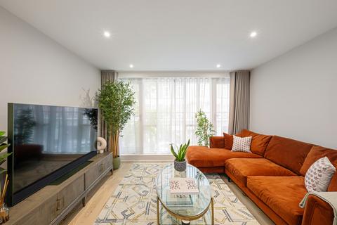 3 bedroom apartment to rent, Baker Street, London, NW1