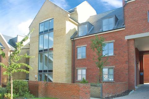 2 bedroom flat to rent, Paynes Park, Hitchin SG5