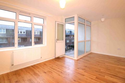 3 bedroom flat to rent, Wells Park Road, London