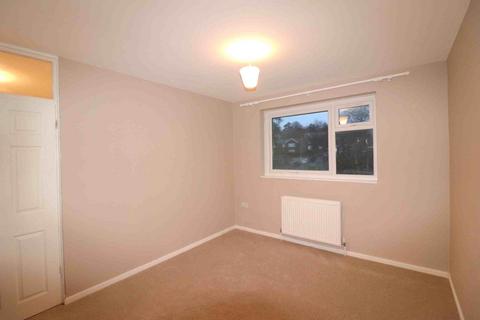 3 bedroom flat to rent, Wells Park Road, London