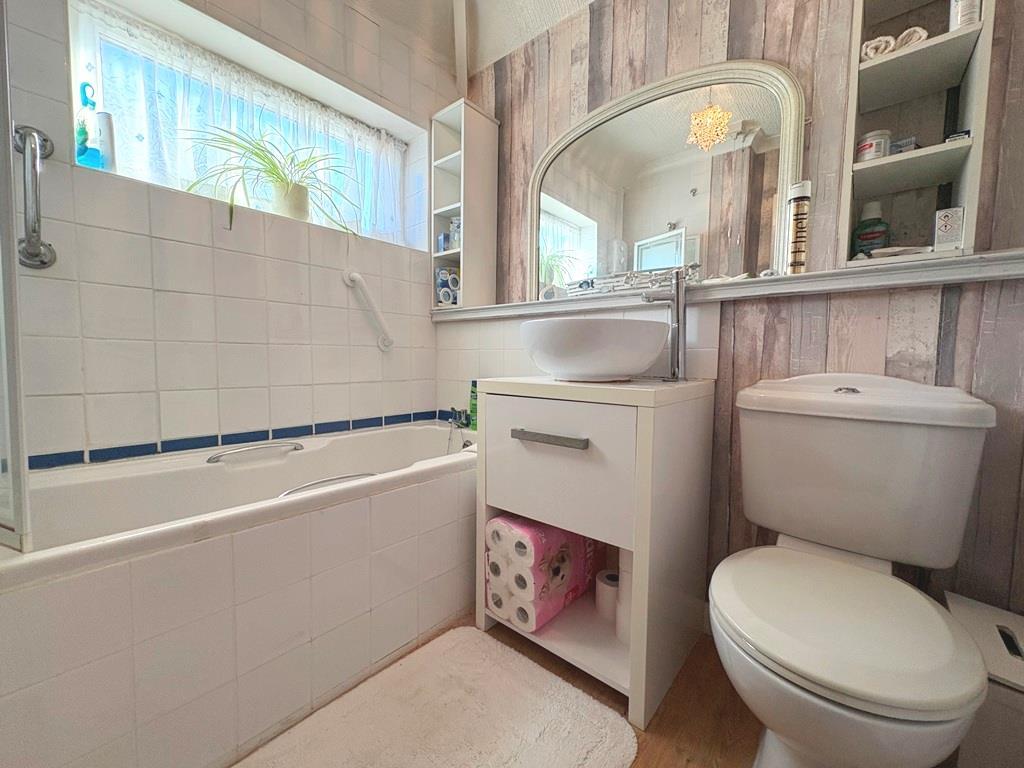 Bathroom.jpeg