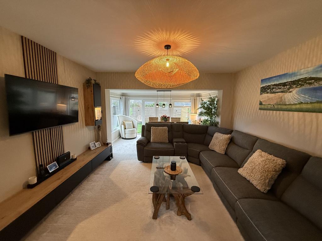 Louge/Dining Room