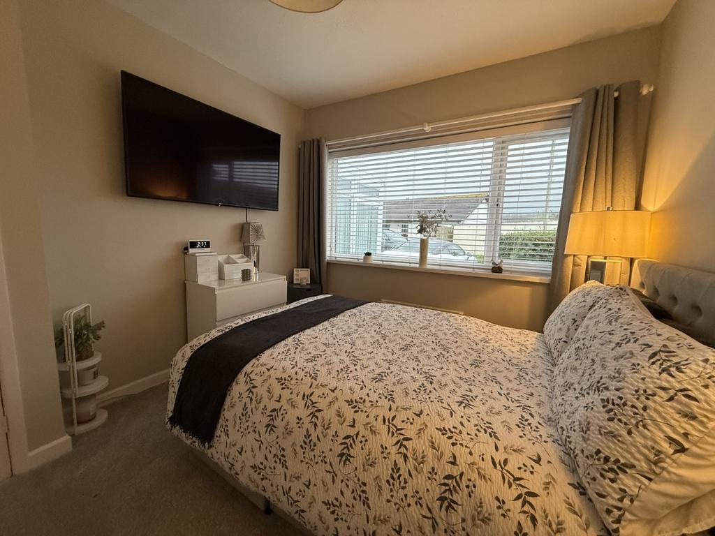 Front Double Bedroom 3